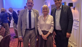 Startete eine Diskussion: Peter Kraus vom Cleff (links) mit Präsidentin Kathrin Schulte und Gerd Roberts